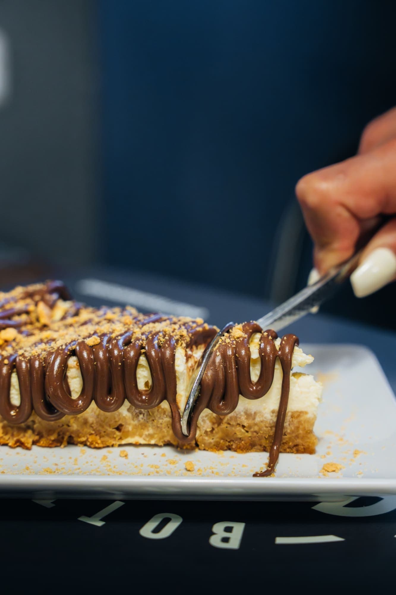 Dolce de Nutella recién cortado en Bottega Marsengo, Valencia